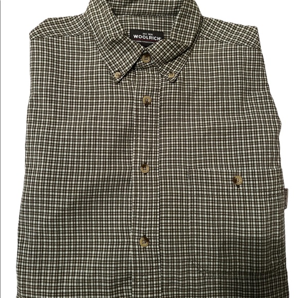 NWT Men’s Woolrich Button down size Medium - Picture 1 of 7